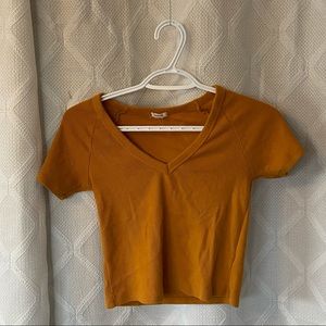 Cropped yellow T-shirt